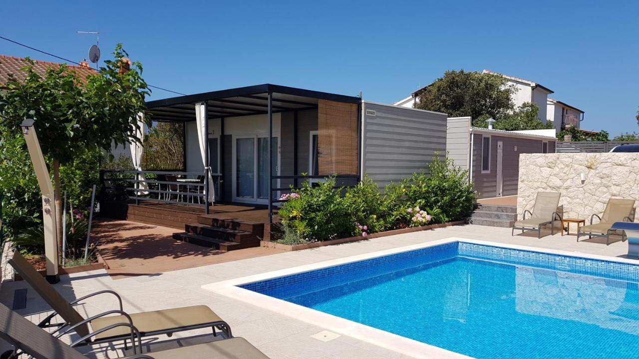 Mobile Homes Suha Punta Kampor Exterior photo