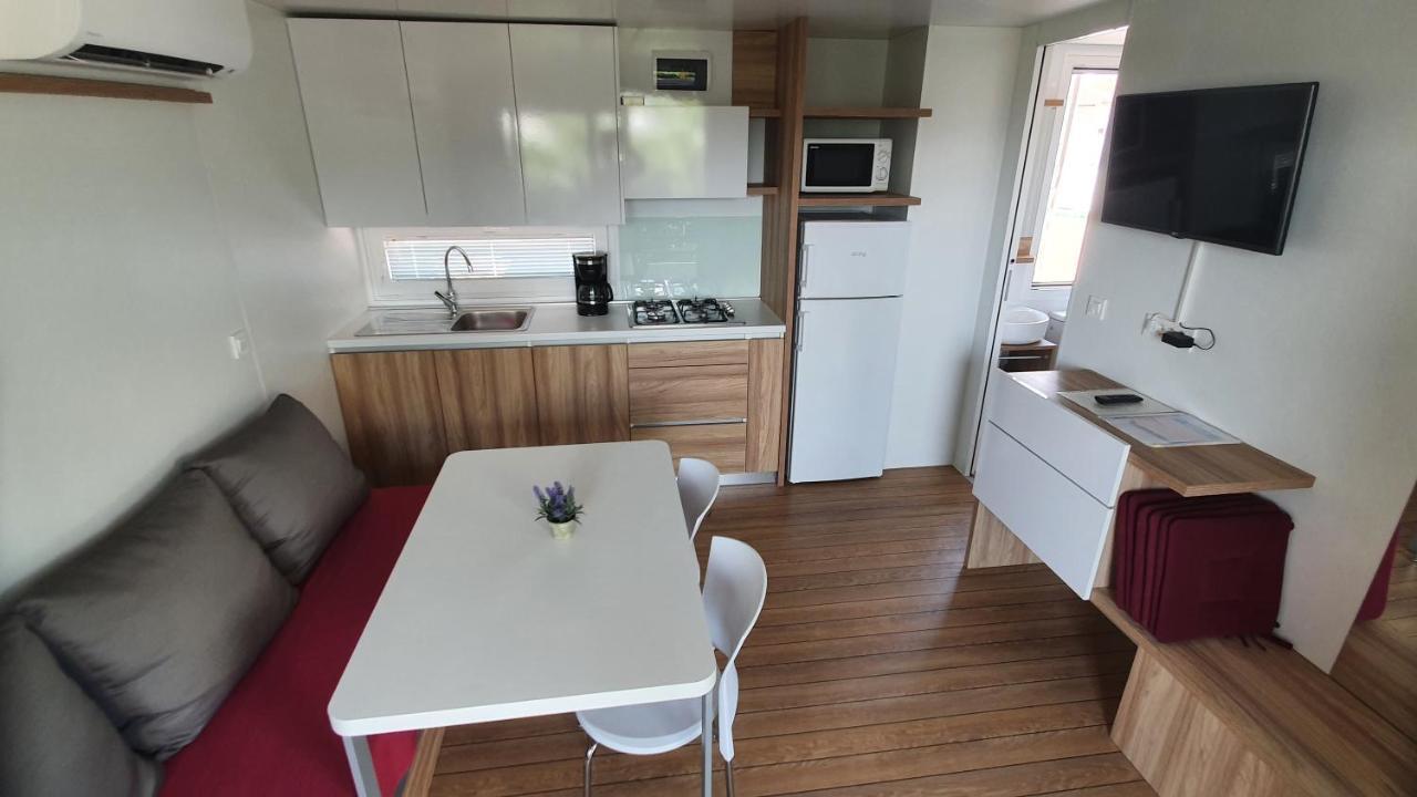 Mobile Homes Suha Punta Kampor Exterior photo